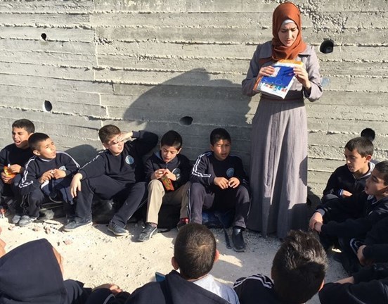 Palestinian Students Attend Class in Street after Israel Shuts down Their School