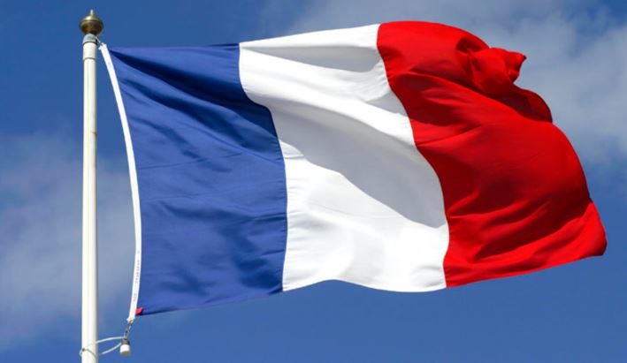 فايننشال تايمز: النظام السياسي في فرنسا يعاني من أزمة حادة