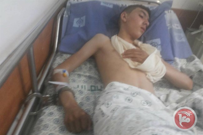 Israeli Forces Handcuff Injured Palestinian Teen to Hospital Bed