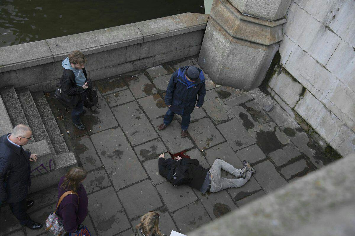 Un muerto y 12 heridos en un atentado terrorista en Londres