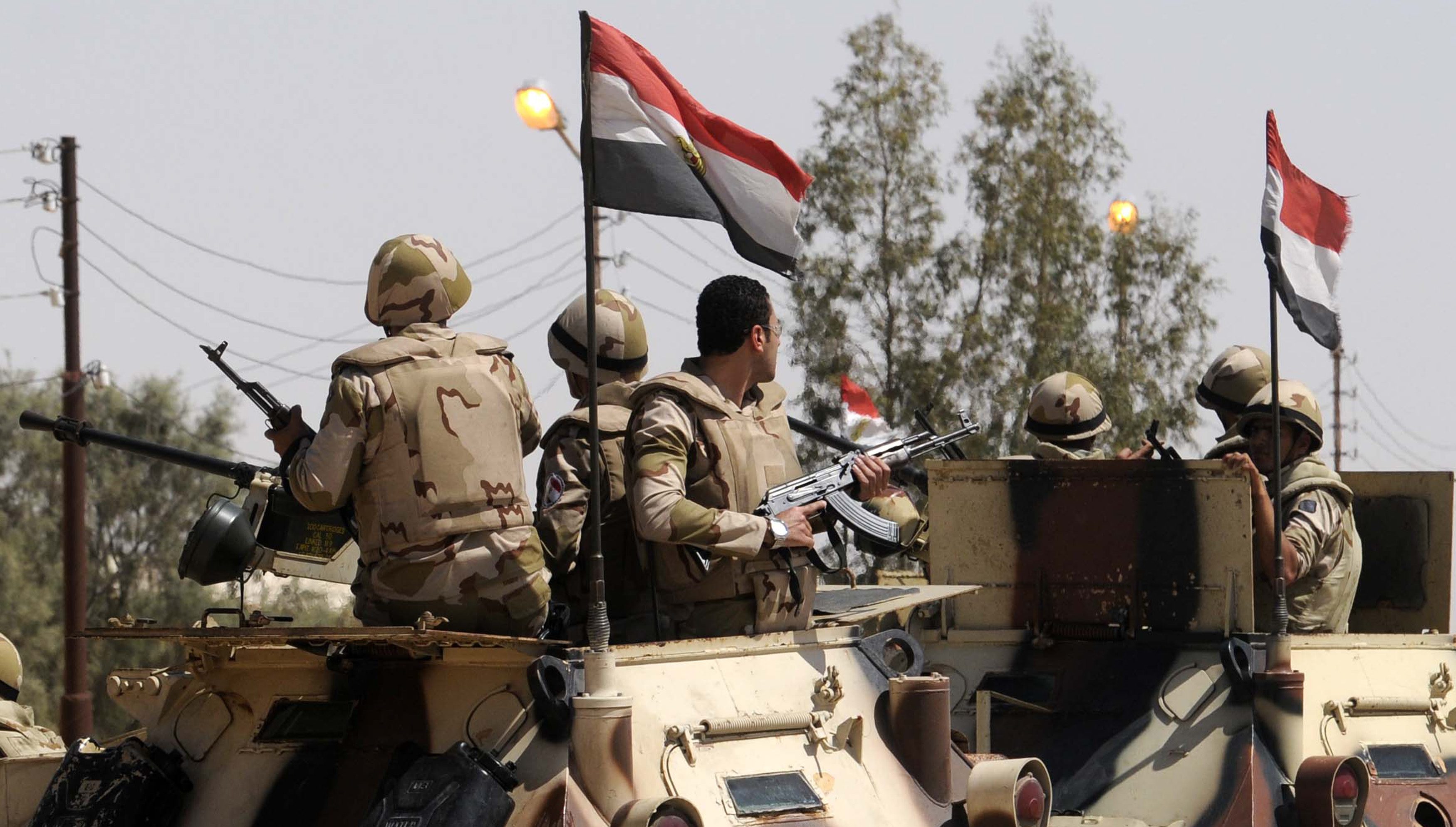 مقتل عشرة عسكريين مصريين في سيناء