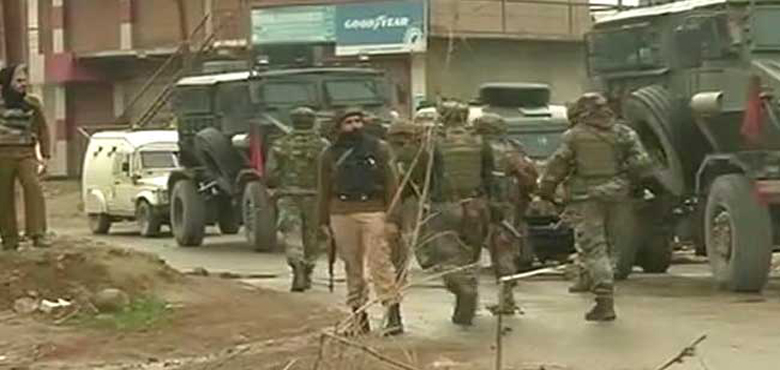 کشمیر، پولیس فائرنگ میں 3 عام شہری جاں بحق