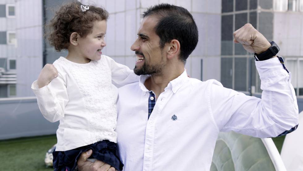 Despedido tras pedir días libres para salvar a su hija: «Su vida dependía de mi hígado»