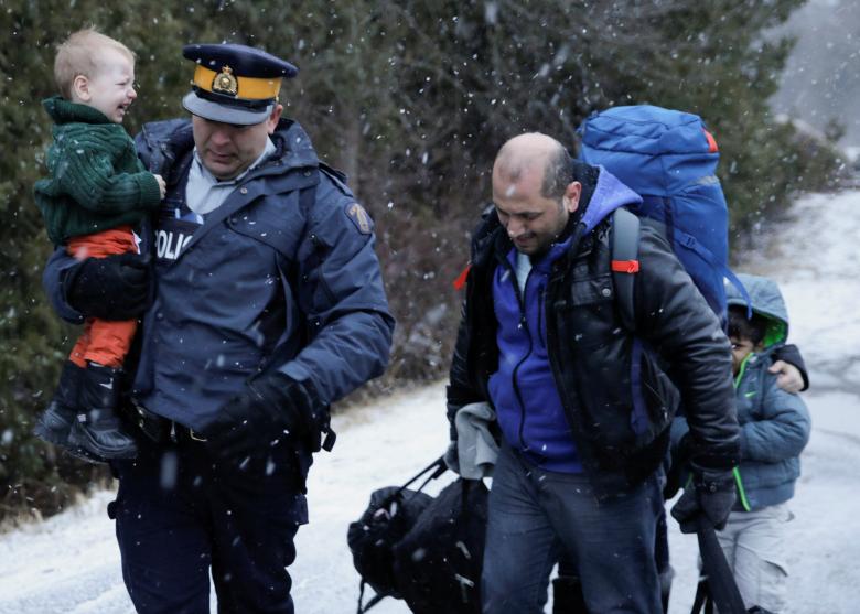 كندا تنقذ المهاجرين من عنجهية ترامب.. والمكسيك تفتح مراكز للدفاع عنهم