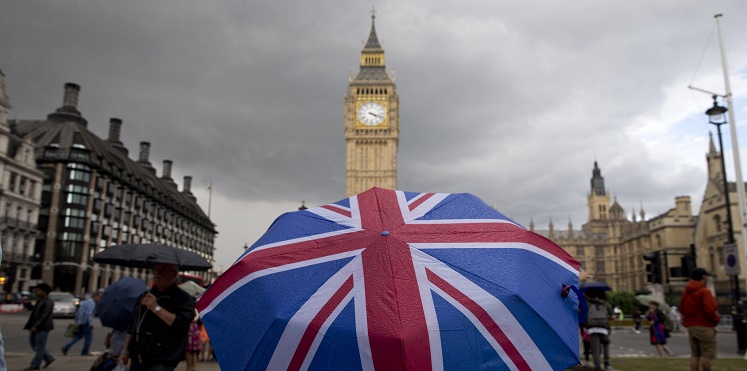 الاندبندنت: سبع حقائق لا تعرفها عن الميزانية البريطانية التي تم تخفيضها