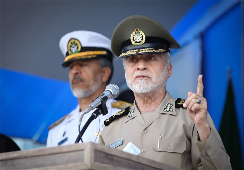 القائد العام للجيش الايراني: صنعنا نموذجا أفضل من اس300