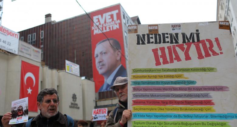 Turkish No Voters Complain of Threats Ahead of Referendum