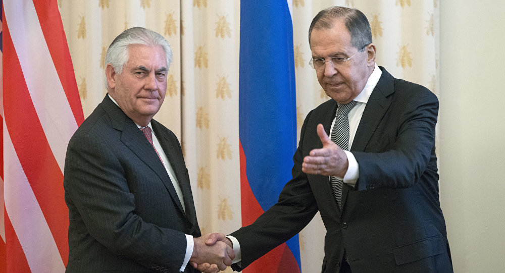 Tillerson denuncia bajo nivel de confianza entre EEUU y Rusia