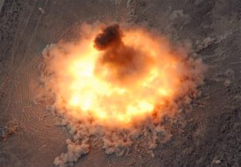 برکناری یک مقام دولتی و تهدید به برخورد با رسانه‌های منتقد بمباران آمریکا در افغانستان