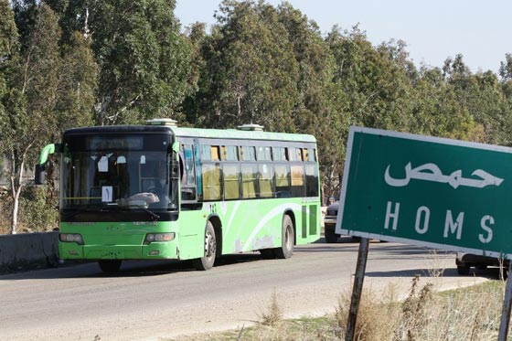 بالصور..خروج الدفعة الأخيرة من مسلحي الوعر, وبدء عودة الحياة الطبيعية لغرب حمص