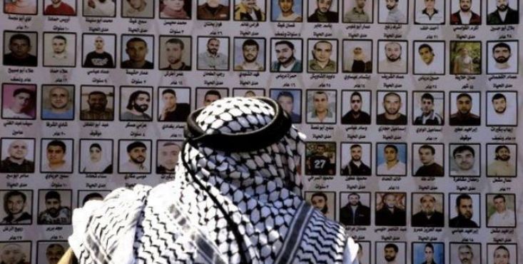 60 presos palestinos más se unen a huelga de hambre en masa
