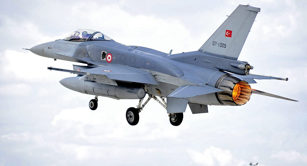 Aviación turca bombardea a los kurdos en Irak y Siria