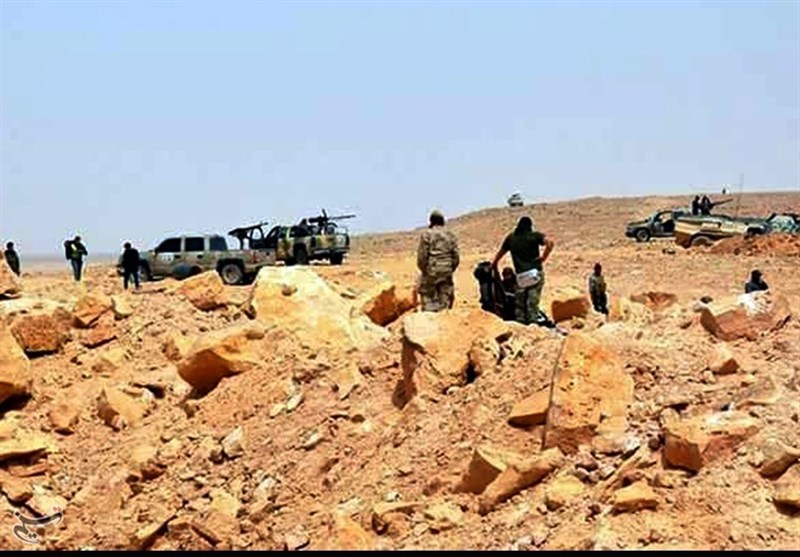 السيطرة التامة على طريق "تدمر - دمشق": استراتيجية الجيش السوري لمحاصرة تنظيم داعش الإرهابي في الصحراء السورية + صور حصرية