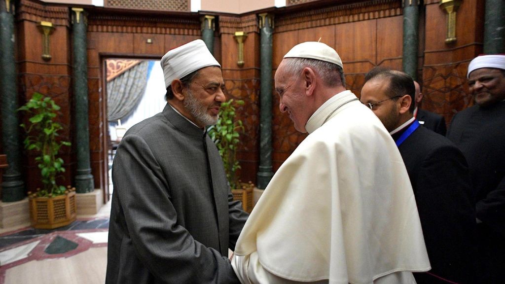 El papa pide en El Cairo el "no" a la violencia en nombre de la religión