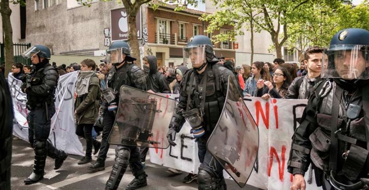 Estallan choques entre manifestantes y policía francesa en protesta poselectoral
