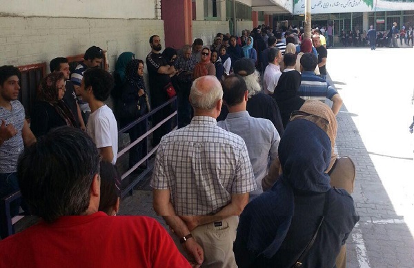 تمديد مهلة الاقتراع في الانتخابات الايرانية بسبب كثافة الاقبال