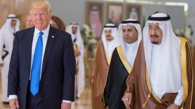 Trump llega a Arabia Saudí en su primer viaje al exterior