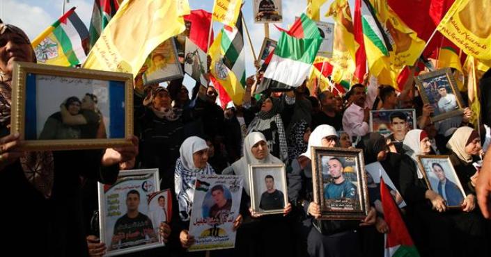 Presos palestinos finalizan huelga de hambre tras llegar a un acuerdo con Israel