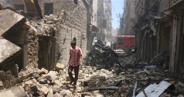 Ataques aéreos de EEUU dejan al menos 20 civiles muertos en Al-Raqa
