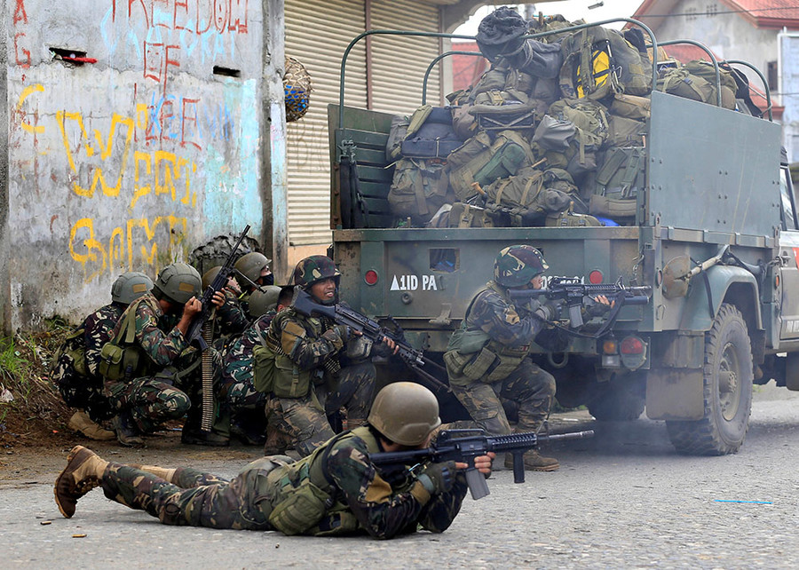 ISIS Kill 19 Civilians in Besieged Philippines City