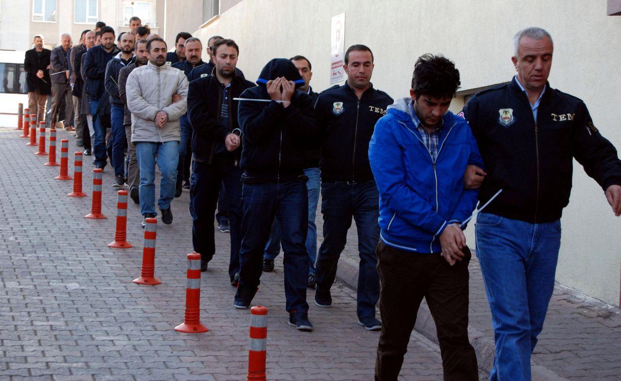 حملات التطهير في تركيا وانعكاساتها على الدولة والمجتمع