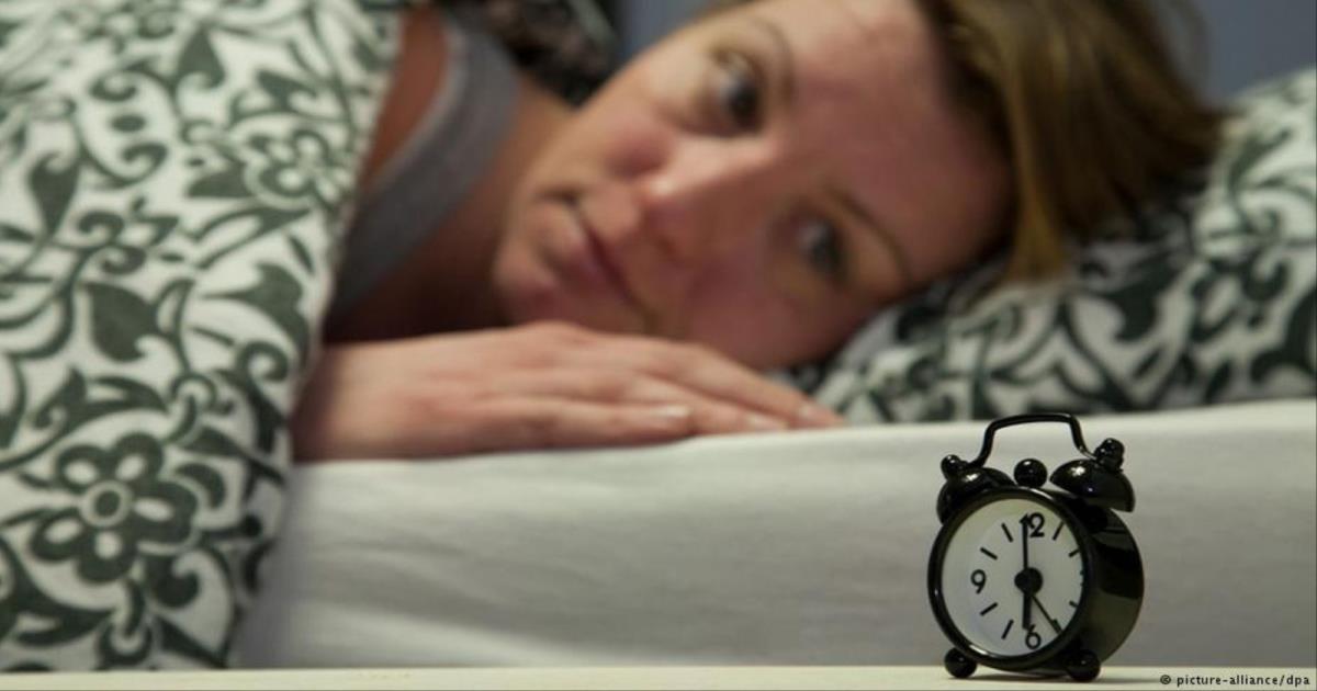 ما الأسباب التي تجعل نوم النساء أسوء من الرجال؟!