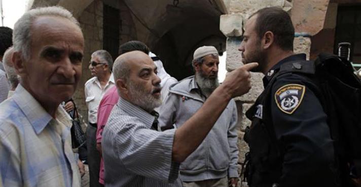 Fuerzas israelíes cierran la Mezquita Al-Aqsa en Al-Quds