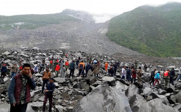 Un deslizamiento de tierra deja al menos 141 desaparecidos en China