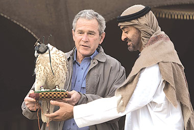 ويكيليكس: محمد بن زايد قدم معلومات سرية لأمريكا قبل غزو العراق
