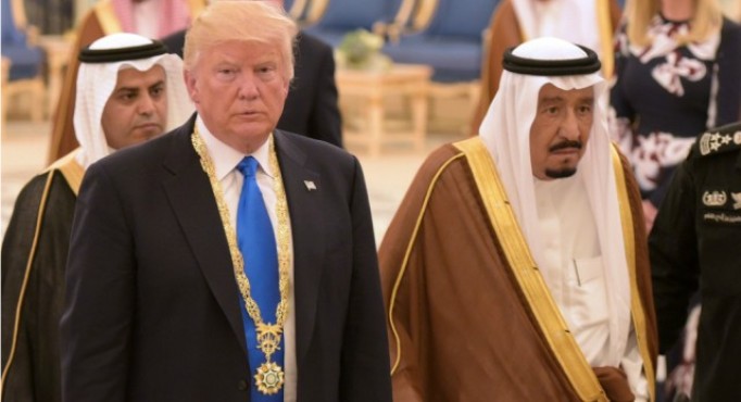 Arabia Saudí contrató exasesores de Trump antes de su visita