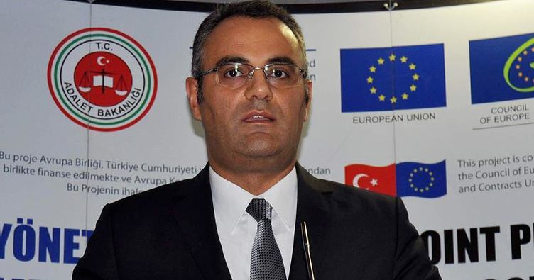 Turkey Detains PM’s Chief Adviser Over Links to Gullen