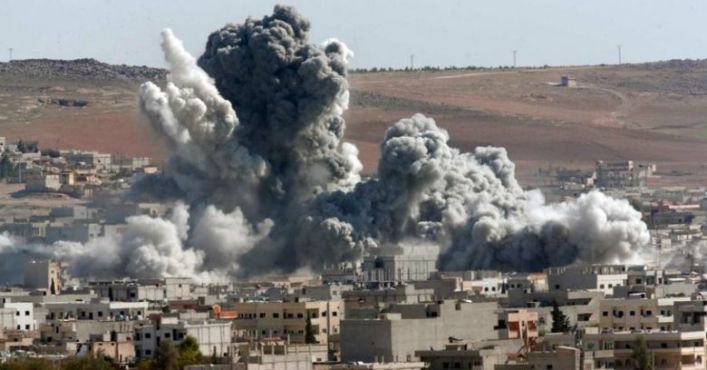 Coalición anti-Daesh mata a 50 civiles en Al-Raqa