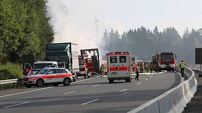 17 personas podrían haber muerto tras incendiarse un autobús en Alemania