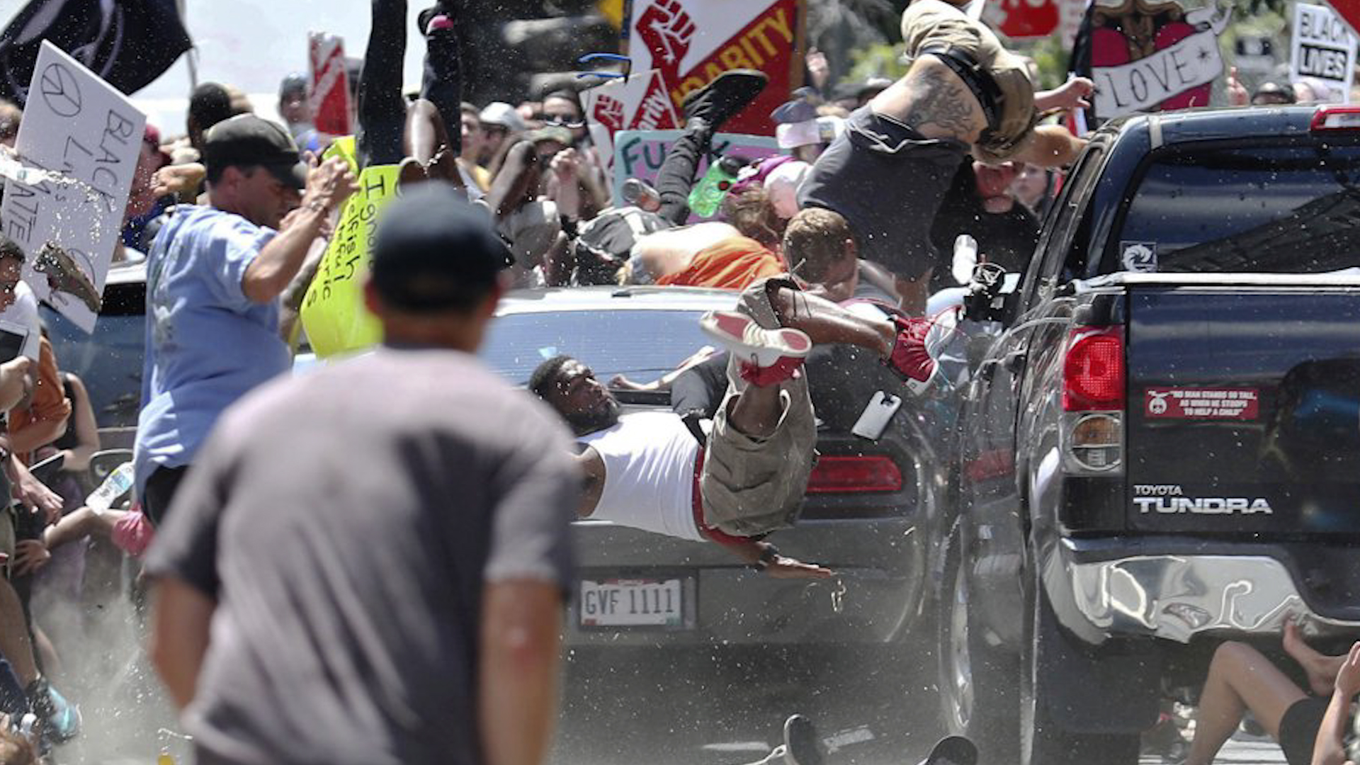 Tres muertos durante la jornada de caos desatada en Charlottesville por una manifestación racista