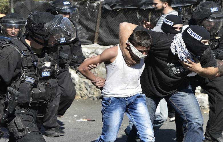 Israeli Regime Forces Kidnap Palestinians, Zionists Storm Al Aqsa Mosque