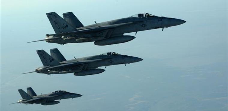 Nuevos ataques aéreos de EEUU deja 30 muertos y heridos en Al-Raqa