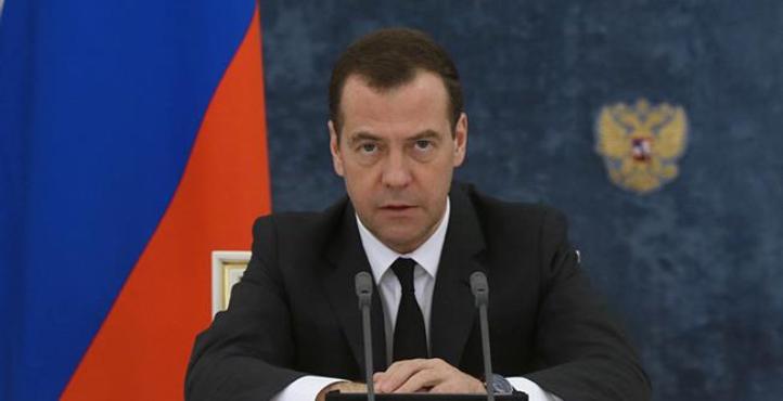 Medvedev: EEUU declaró una guerra comercial en gran escala contra Rusia