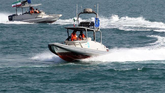Iranian Naval Forces Warn Hostile US Warship in Sea of Oman