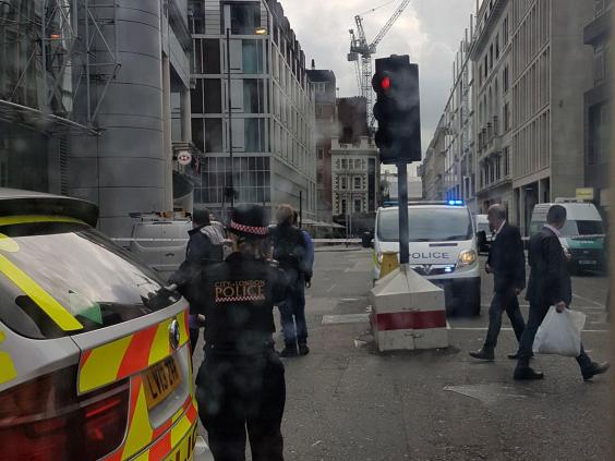 Police Evacuate, Cordon off Part of London over Suspicious Package