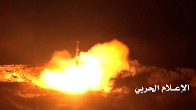 Yemeni Forces Fires Missile at Gathering of Saudi Mercenaries