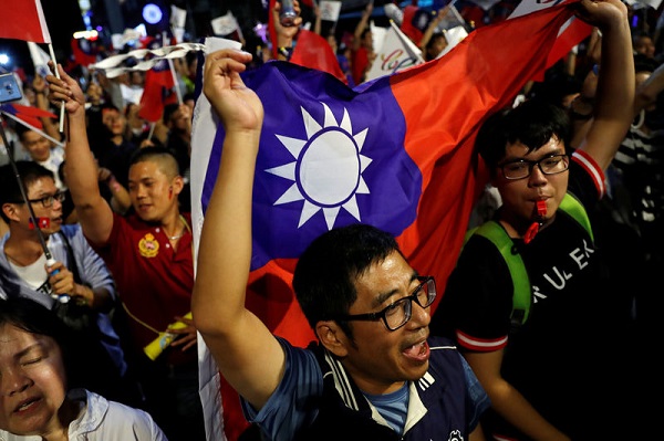 Taiwan: Forsaking US, Embracing China