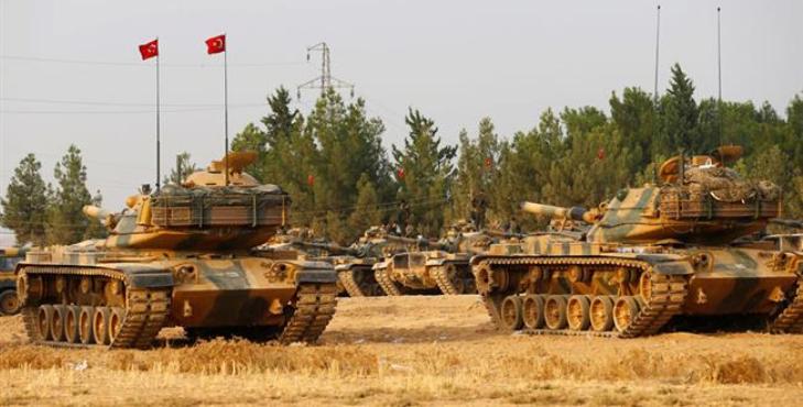 Turquía despliega 40 vehículos blindados en la frontera siria