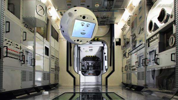 "CIMON" روبوت يتحدث مع رواد الفضاء​​​​​​​