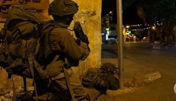 الاحتلال يعتقل 15 فلسطينياً من مناطق متفرقة في الضفة الغربية