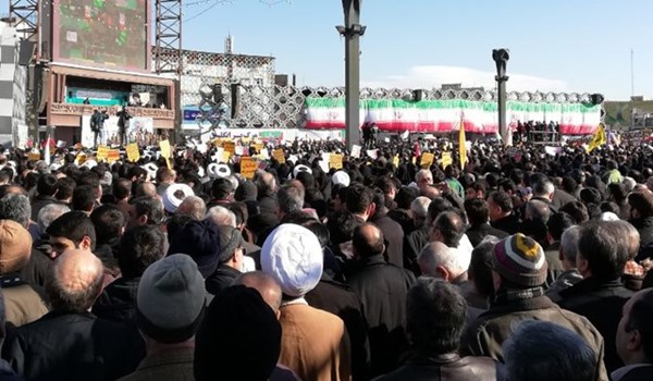 انطلاق مسيرات  تجديد الولاء للثورة الإسلامية  في طهران والمدن الإيرانية