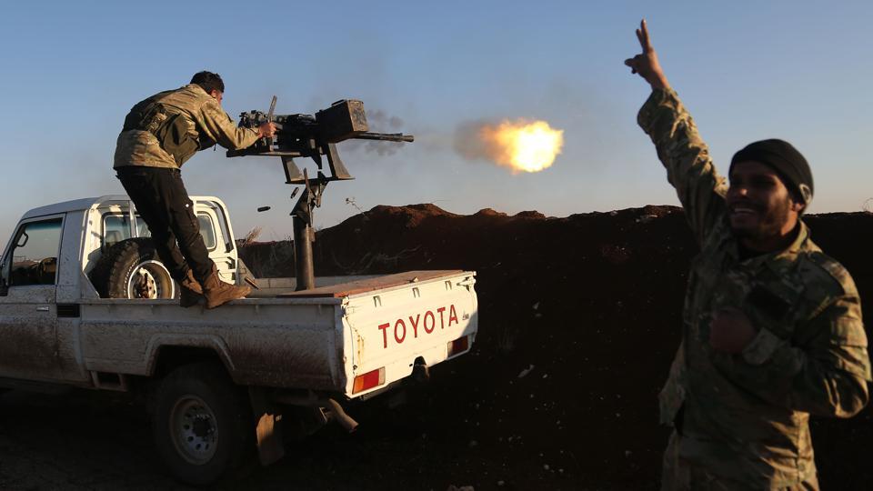 اشتباكات عنيفة بين الأتراك والأكراد غرب مدينة عفرين السورية