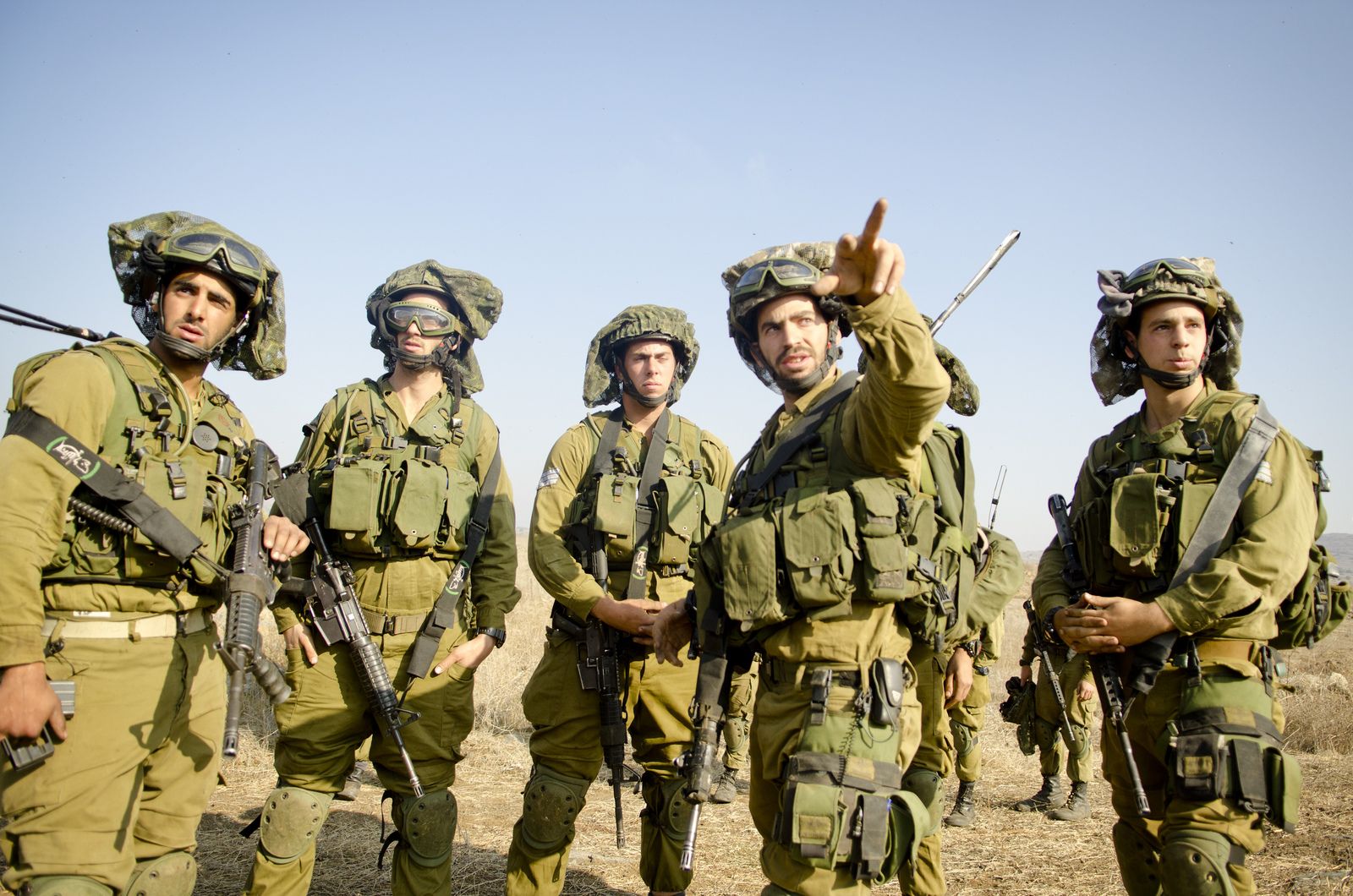 جنود "اسرائيل" العرب؛ بين عنصرية "رفاق السلاح" وفقدان الهوية
