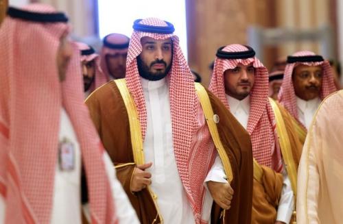 فقط في السعودية، مظاهرة في قلب القصر الملكي من قبل الأمراء وسط حملة اعتقالات