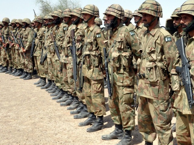 Pakistani Senate Summons Defense Minister Over Troops Deployment to Saudi Arabia