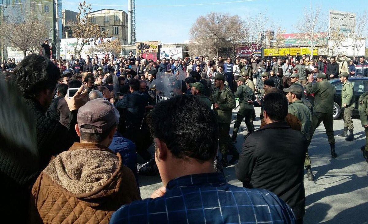 الإحتجاجات في إيران من وجهة نظر مراكز ابحاث امريكية